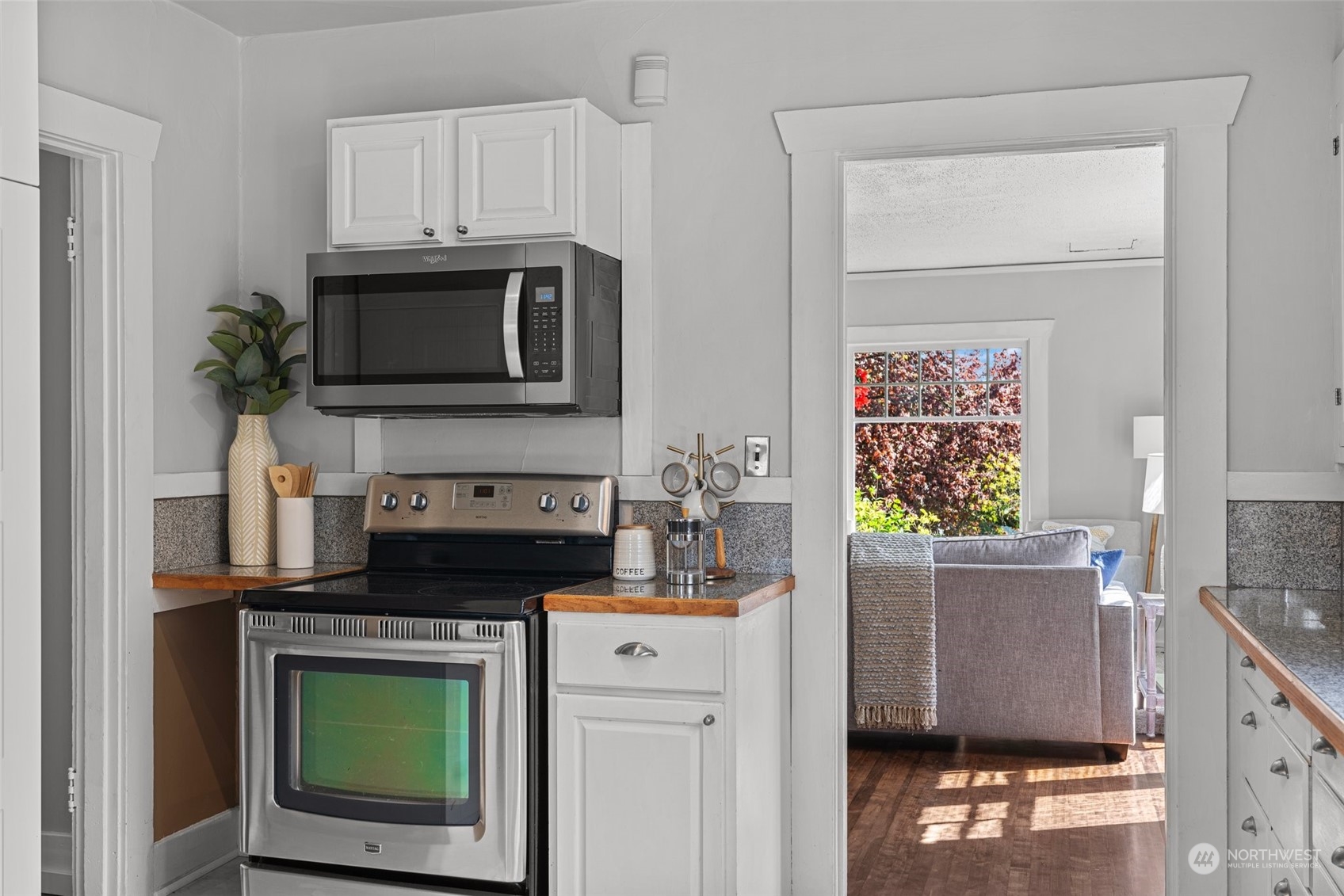 3630 Rockefeller Avenue Everett, WA 98201 - Photo 10 of 30 a kitchen with cabinets and appliances