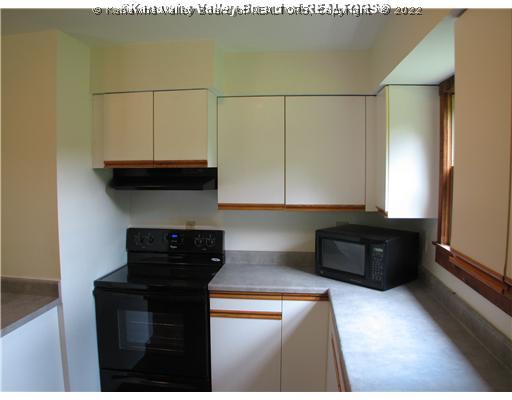2641 Fishers Branch Road Charleston, WV 25312 - Photo 4 of 13 Kitchen.