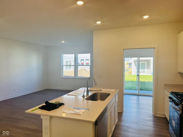 $2,295 | 15190 Swallow Fls Way, Fishers, IN 46037