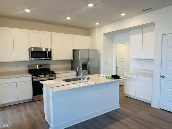 $2,195 | 15190 Swallow Fls Way, Fishers, IN 46037