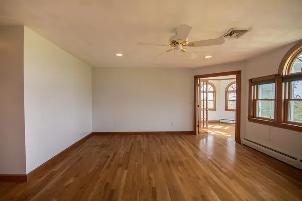 $2,500,000 | 3622 Main Road, Tiverton, RI 02878