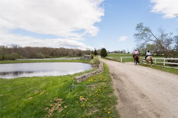 $2,500,000 | 3622 Main Road, Tiverton, RI 02878