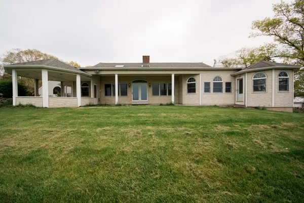 $2,500,000 | 3622 Main Road, Tiverton, RI 02878