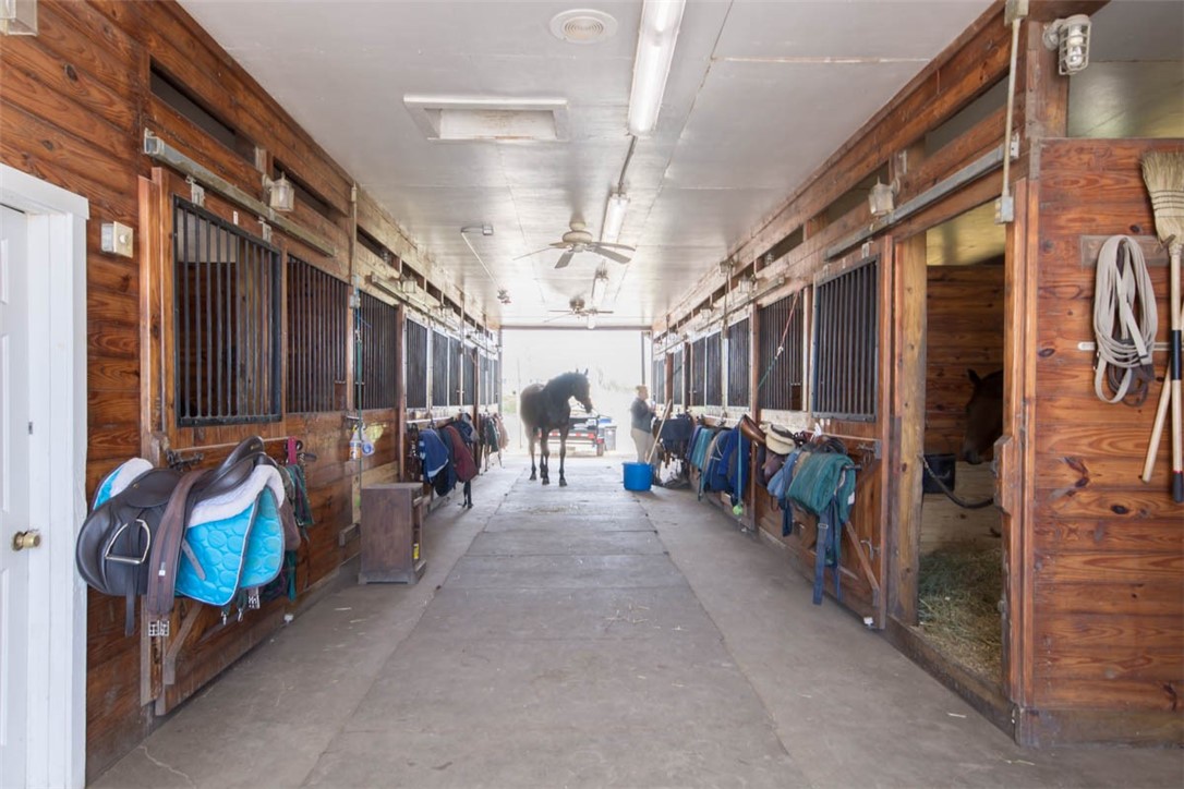 3622 Main Road Tiverton, RI 02878 - Photo 5 of 50