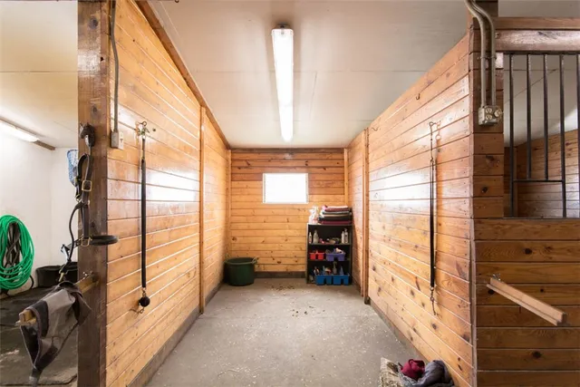 $2,500,000 | 3622 Main Road, Tiverton, RI 02878