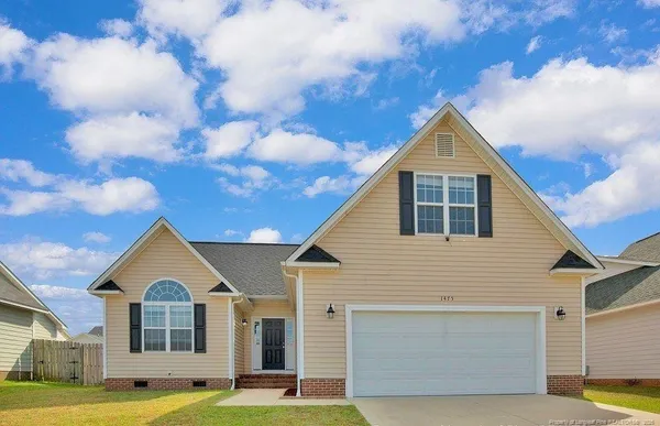 $1,750 | 1475 Avoncroft Drive, Fayetteville, NC 28306