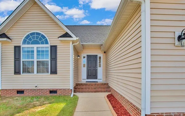 $1,750 | 1475 Avoncroft Drive, Fayetteville, NC 28306