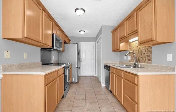 $1,750 | 1475 Avoncroft Drive, Fayetteville, NC 28306