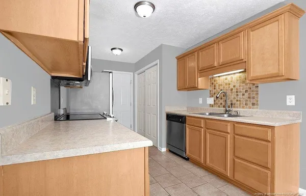 $1,750 | 1475 Avoncroft Drive, Fayetteville, NC 28306