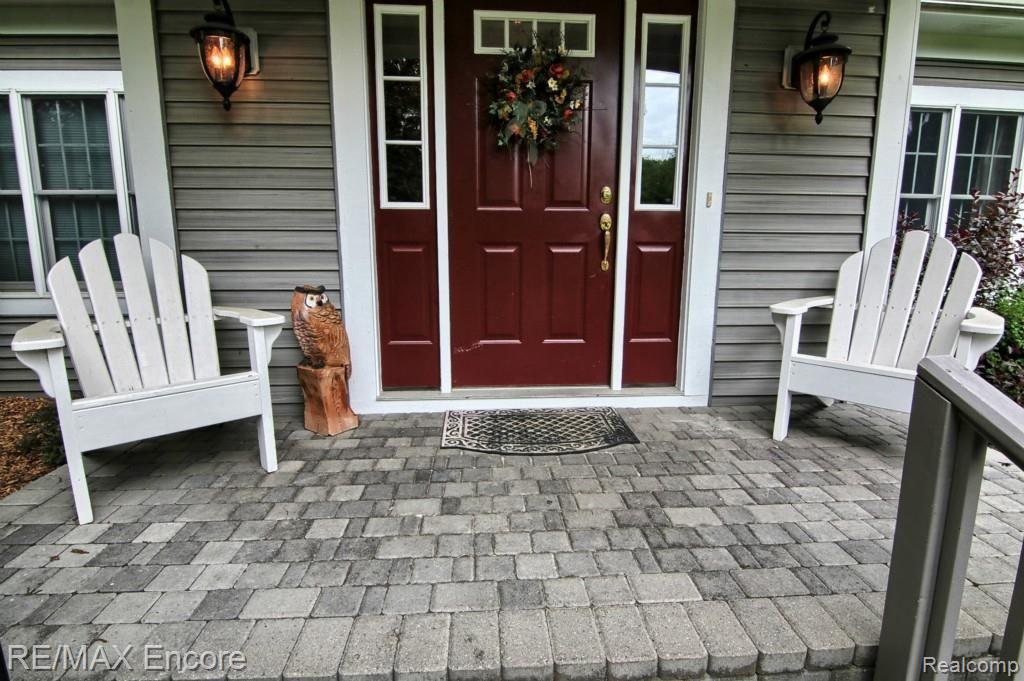 8950 Perry Lake Road Clarkston, MI 48348 - Photo 10 of 70 Front_Porch.jpg