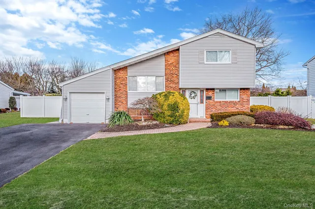 $739,000 | 7 Seneca Drive, Commack, NY 11725