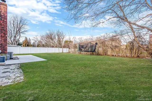 $739,000 | 7 Seneca Drive, Commack, NY 11725