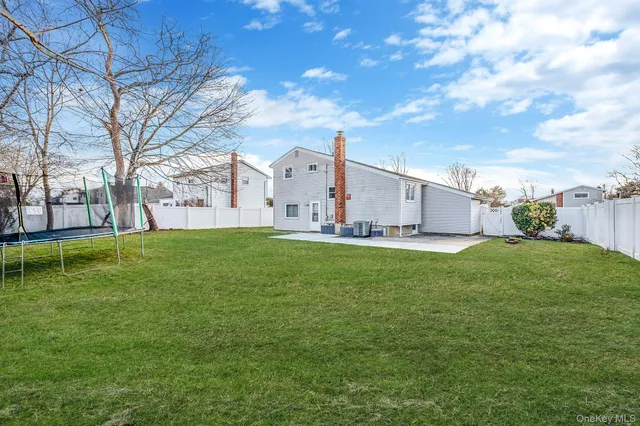 $739,000 | 7 Seneca Drive, Commack, NY 11725