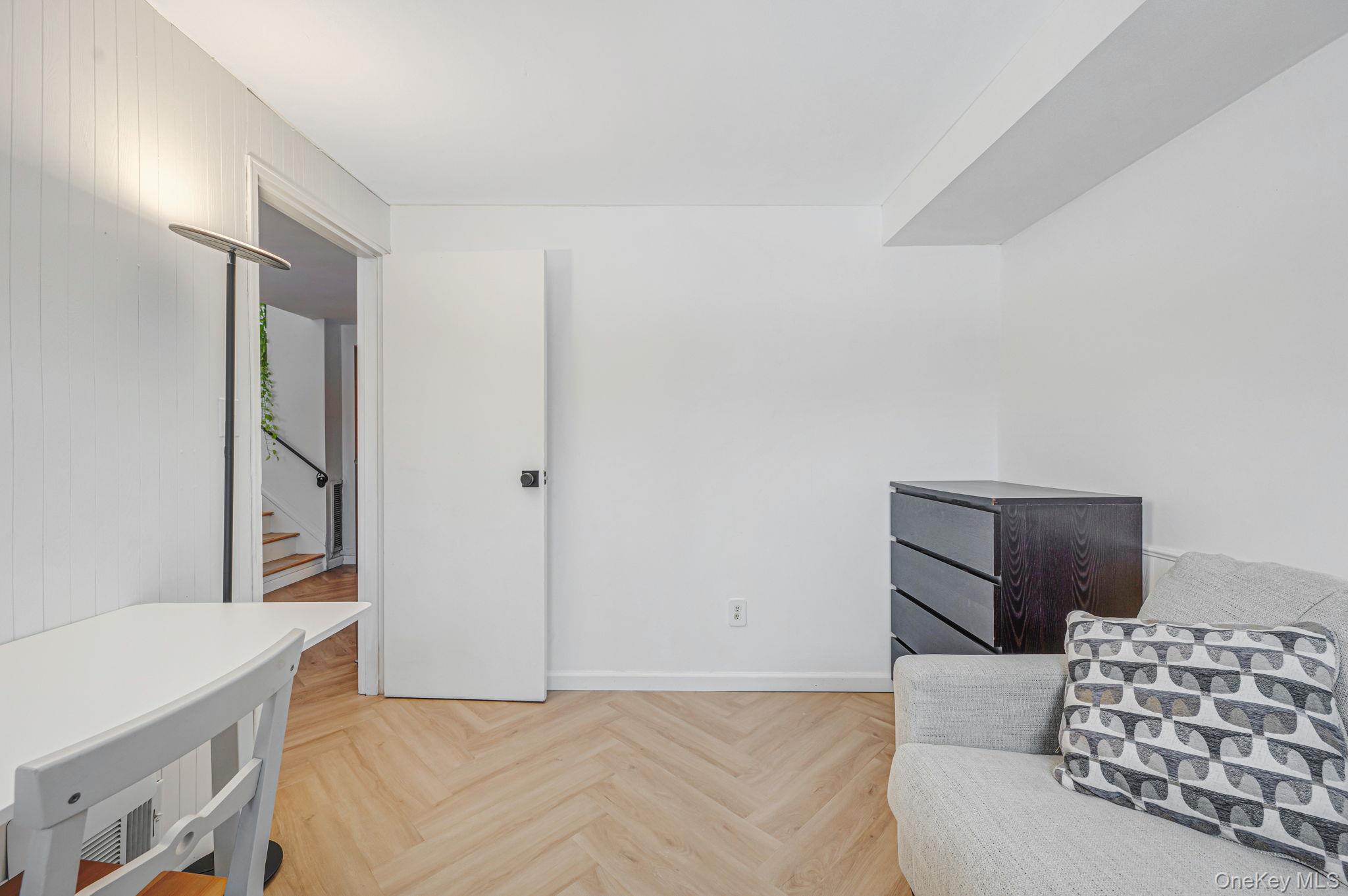 7 Seneca Drive Commack, NY 11725 - Photo 7 of 40 Office or TV room