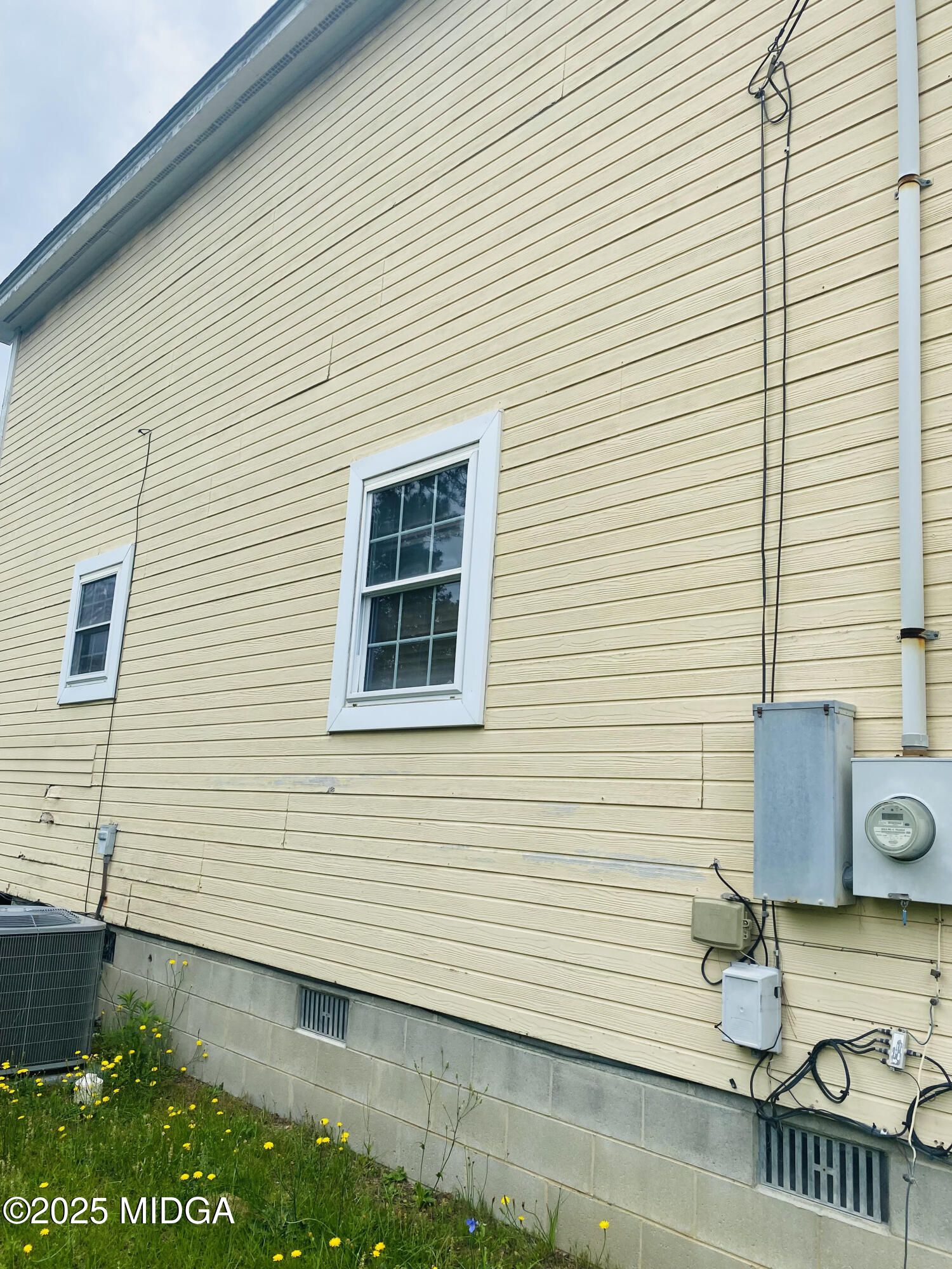 4496 Thrasher Circle Macon, GA 31206 - Photo 6 of 6 a view of a house with a balcony