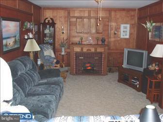 60 Hawk Road Levittown, PA 19056 - Photo 6 of 6 Living Room