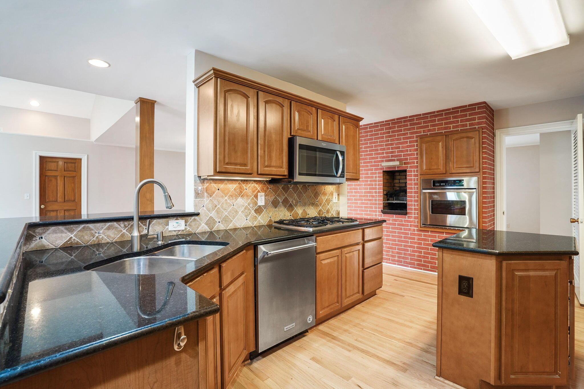 3777 Walhaven Road Columbus, OH 43220 - Photo 32 of 70 32-web-or-mls-DSC05181
