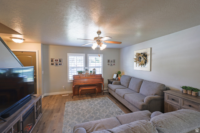 551 East Walnut Gln Street Springville, UT 84663 - Photo 6 of 42
