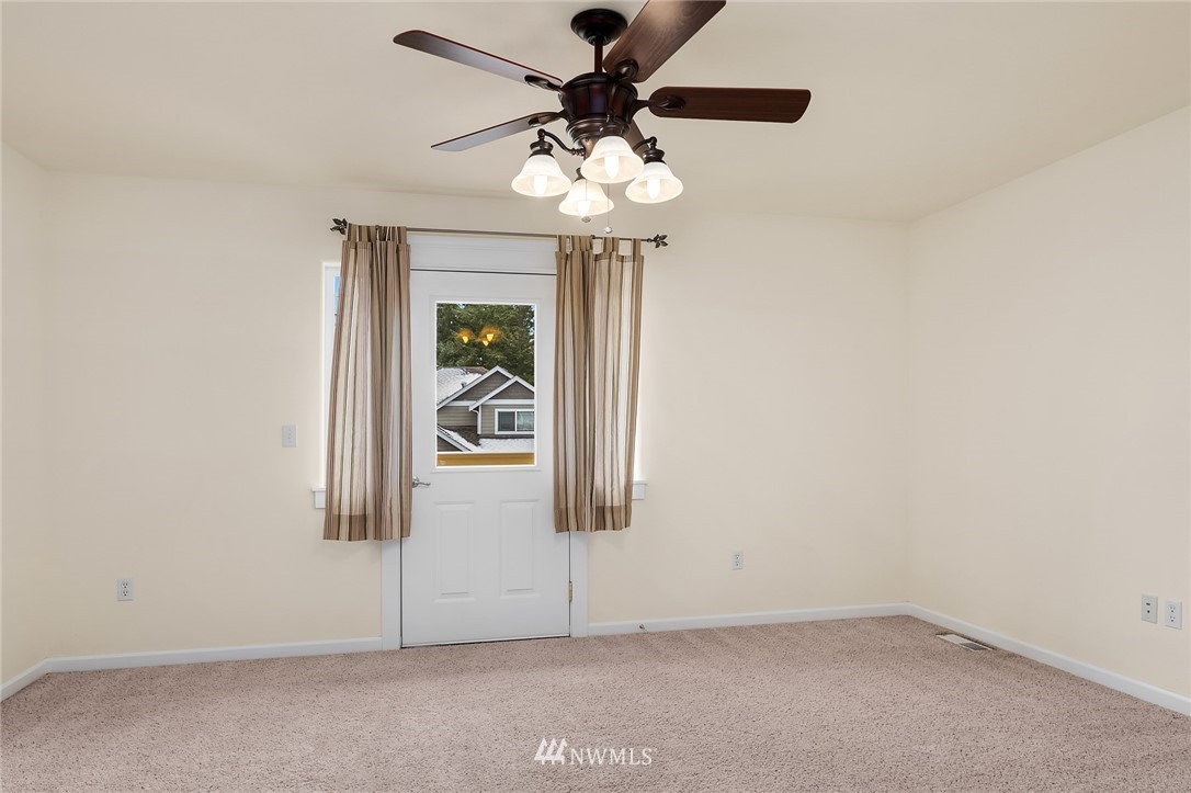 8819 Weller Road Southwest Lakewood, WA 98498 - Photo 17 of 29