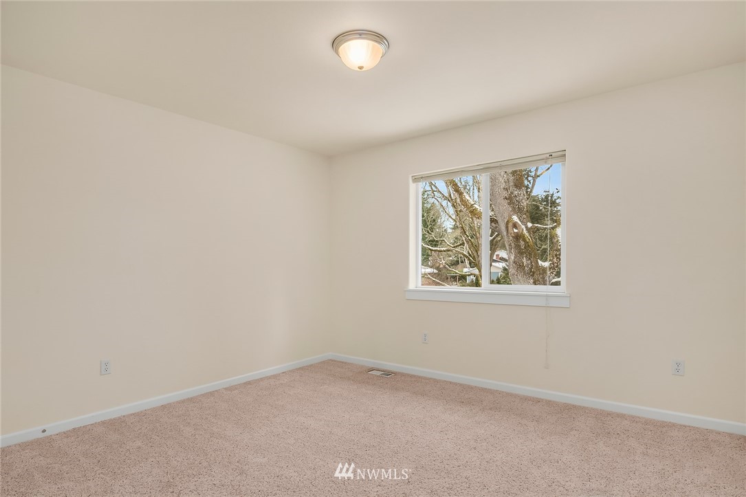 8819 Weller Road Southwest Lakewood, WA 98498 - Photo 21 of 29