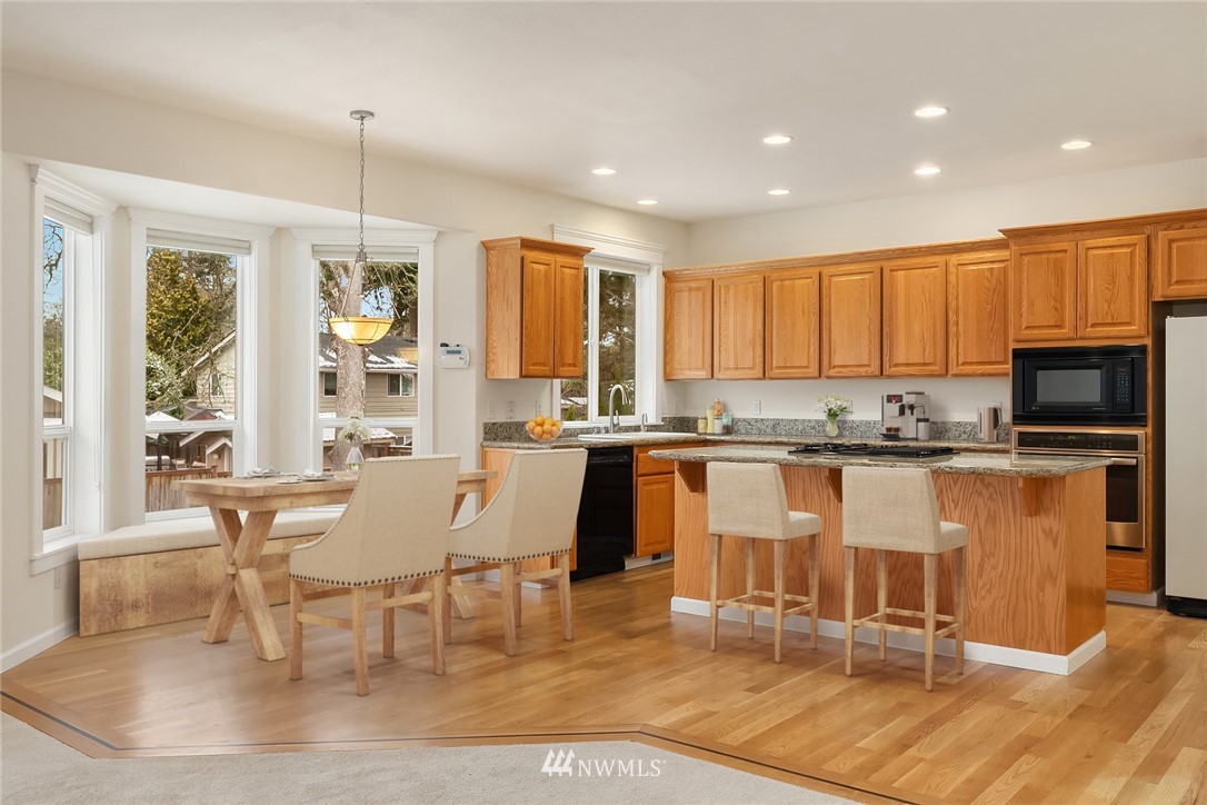 8819 Weller Road Southwest Lakewood, WA 98498 - Photo 8 of 29