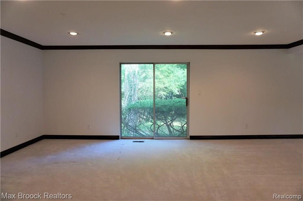 4077 Lincoln Road Bloomfield Hills, MI 48301 - Photo 7 of 30