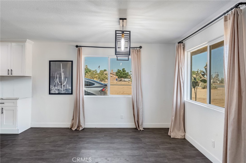 25811 Del Sol Road Apple Valley, CA 92308 - Photo 3 of 35