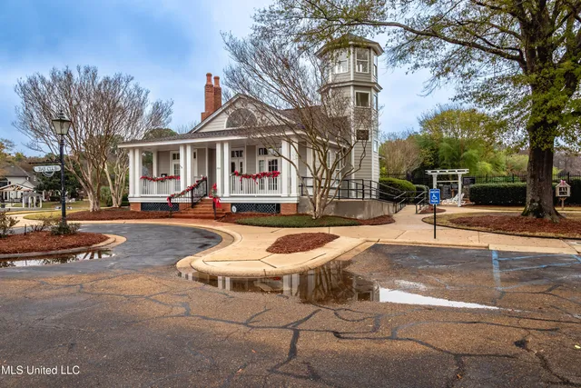 $379,900 | 217 Bayview Drive, Madison, MS 39110