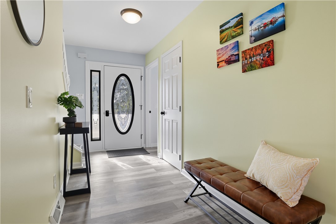 6650 Seman Road Naples, NY 14512 - Photo 13 of 48 Charming lighted entry way.