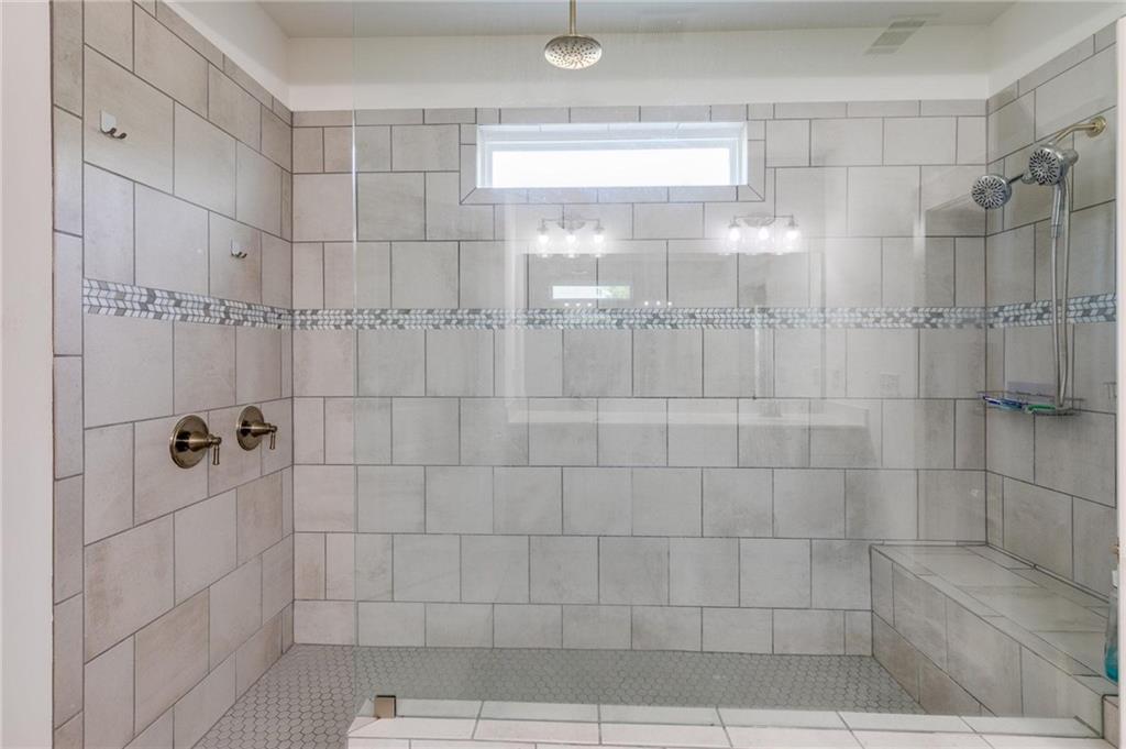 245 Crestbrook Lane Dallas, GA 30157 - Photo 26 of 47 a bathroom with a shower