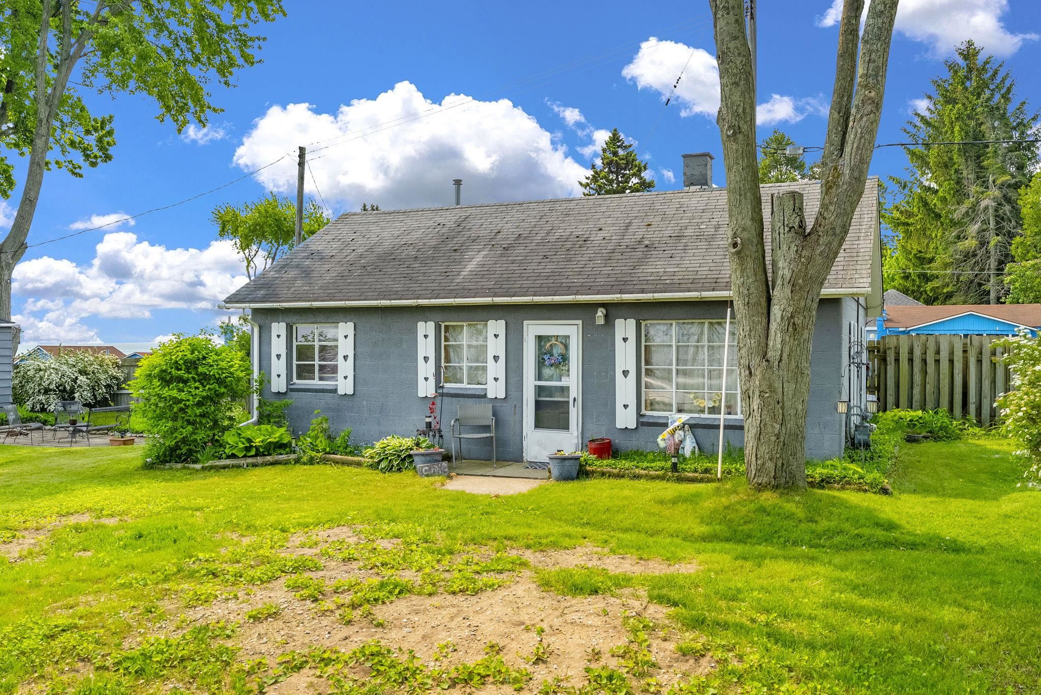 8941-8943 Lakeshore Road Lexington, MI 48450 - Photo 2 of 75