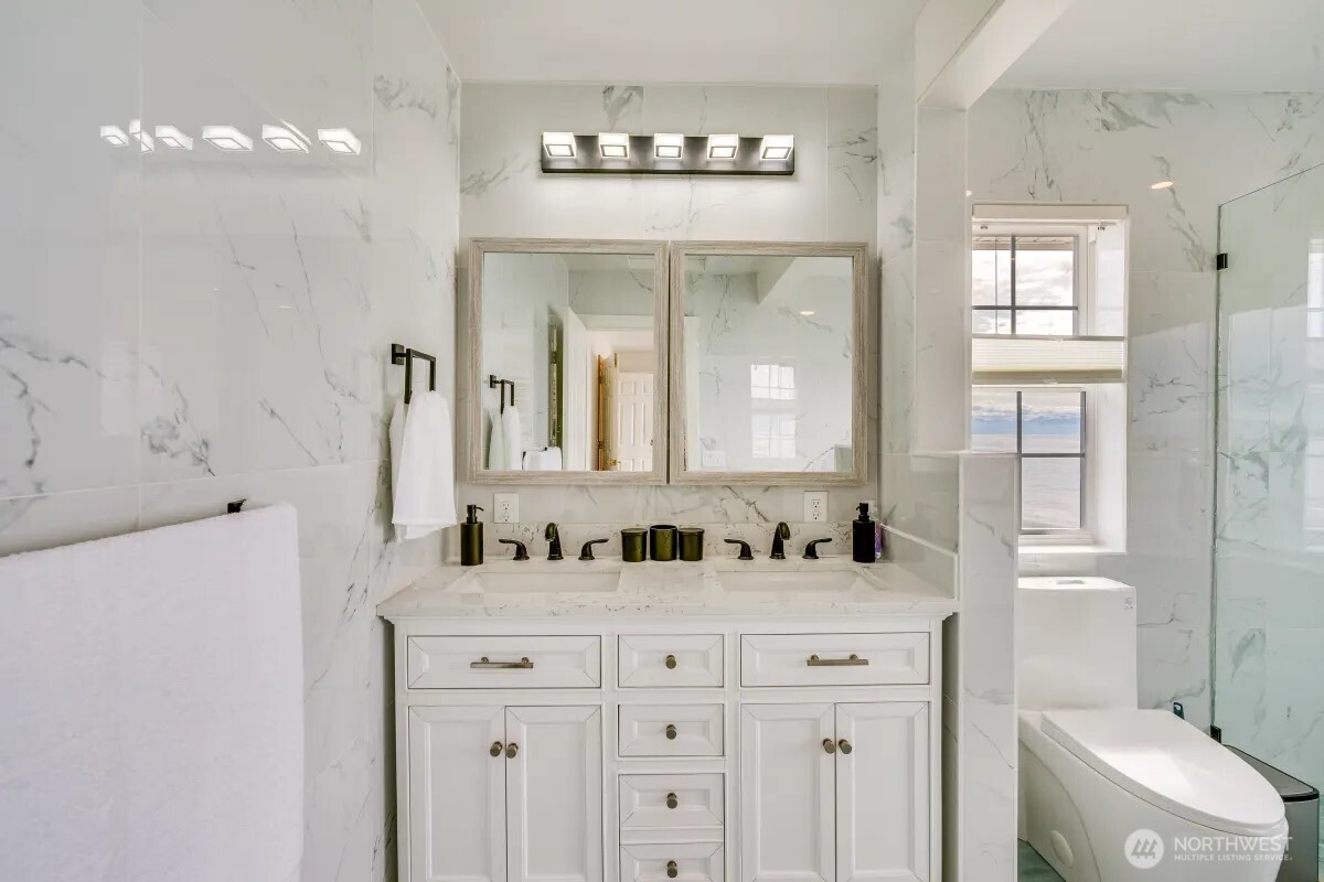 2585 West Beach Road Oak Harbor, WA 98277 - Photo 22 of 36