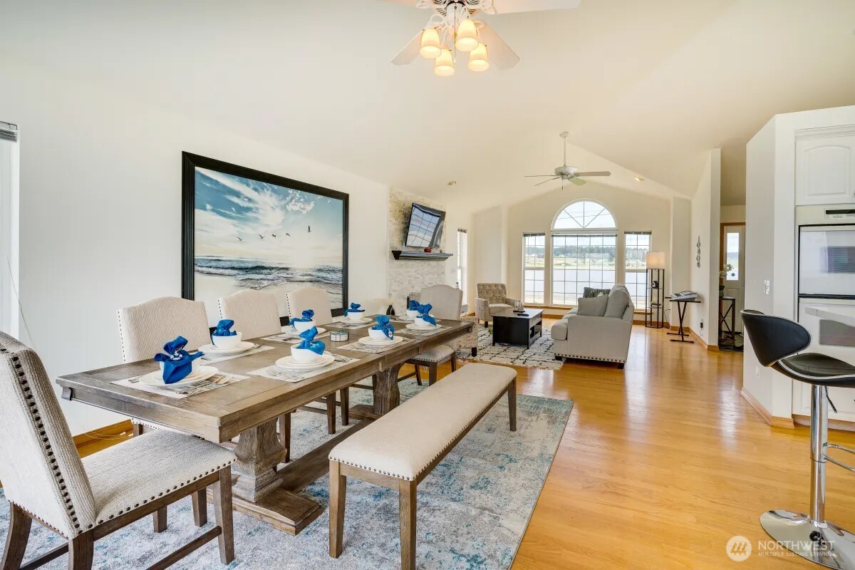 2585 West Beach Road Oak Harbor, WA 98277 - Photo 8 of 36