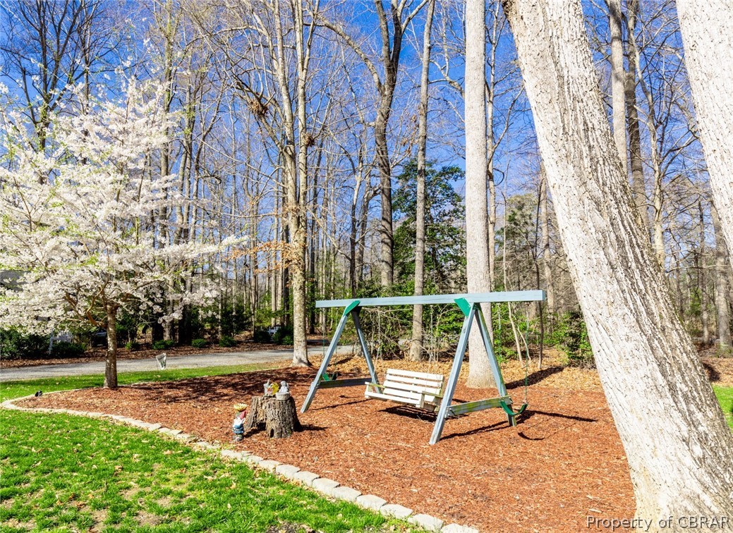 66 Burning Tree Road Hartfield, VA 23071 - Photo 5 of 32 Gallery Image 5