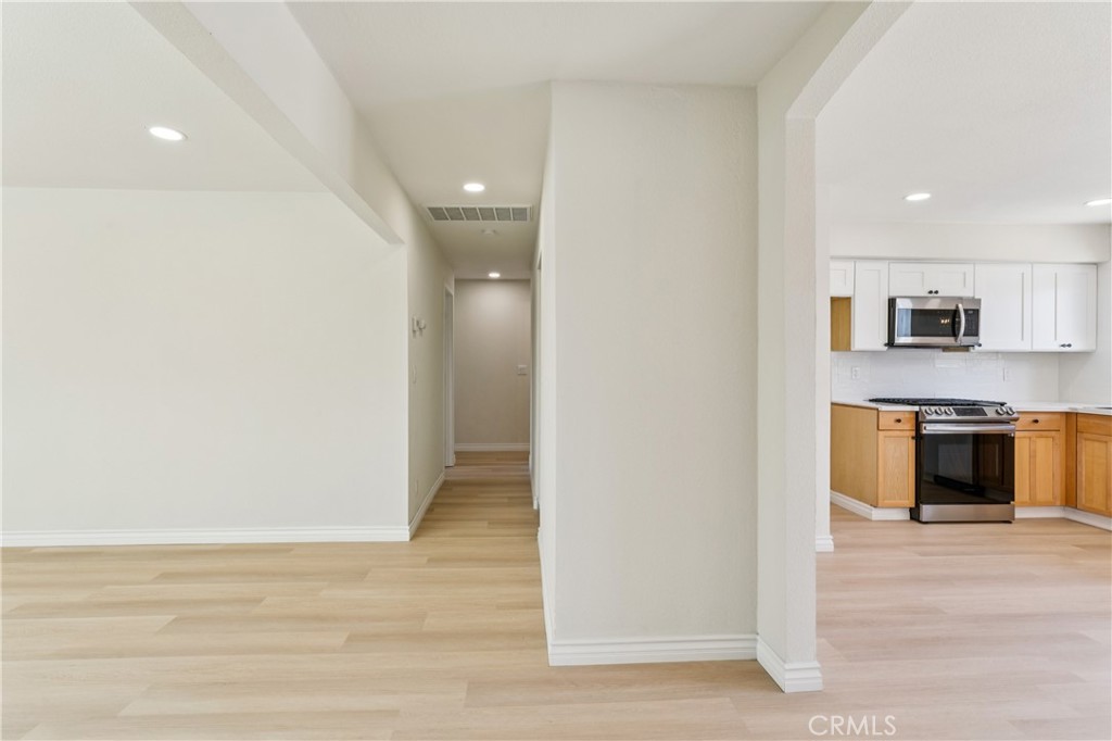 4063 Honeysuckle Street Riverside, CA 92501 - Photo 4 of 28