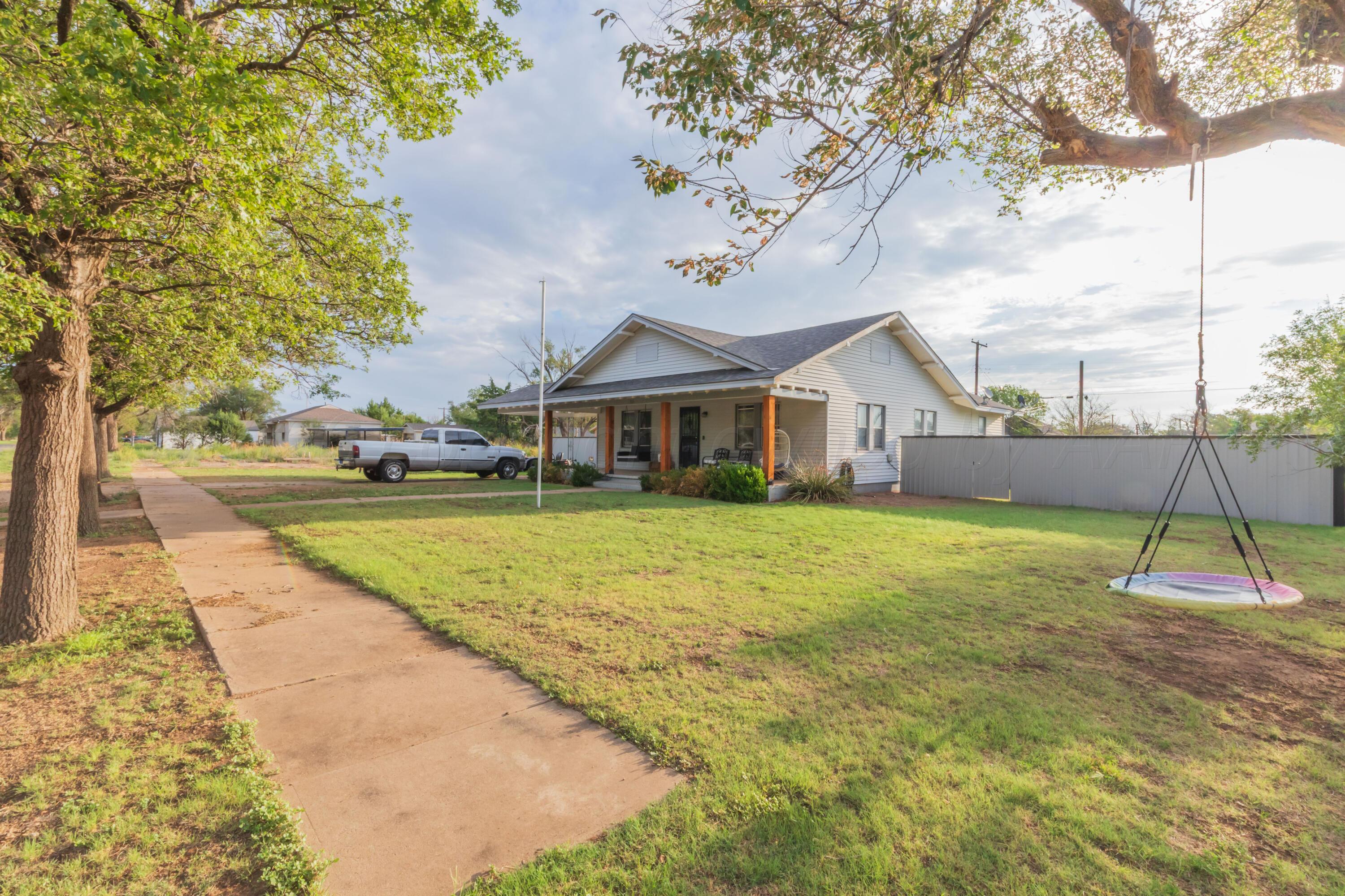 313 High Street Claude, TX 79019 - Photo 3 of 36 FRONT VIEW 2