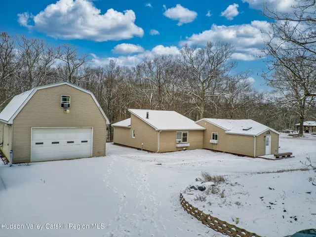 $1,300 | 53 Stay Road, Saugerties, NY 12477