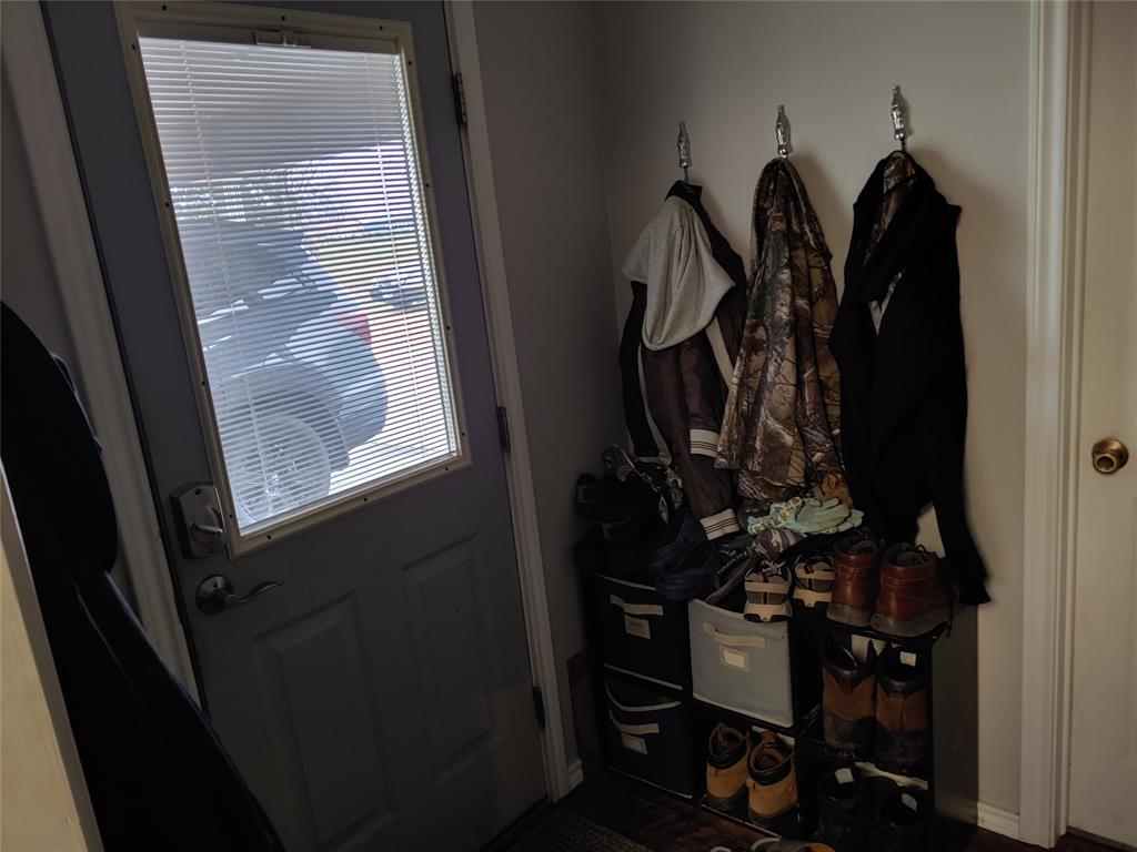 84 County Road Sumner, TX 75486 - Photo 2 of 33 a view of a closet