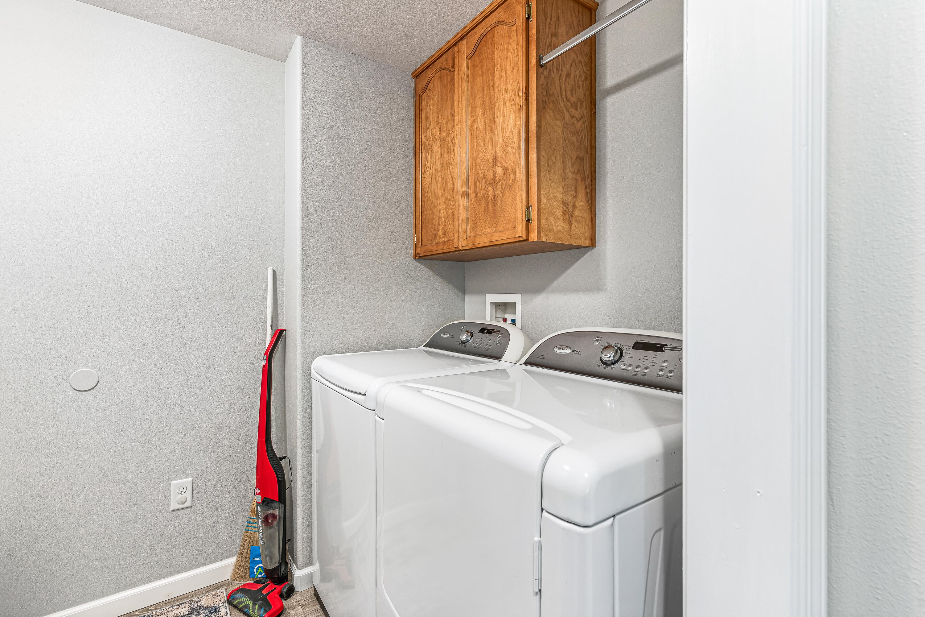 306 Sandi Way Eagle Point, OR 97524 - Photo 24 of 33 9R9A9289