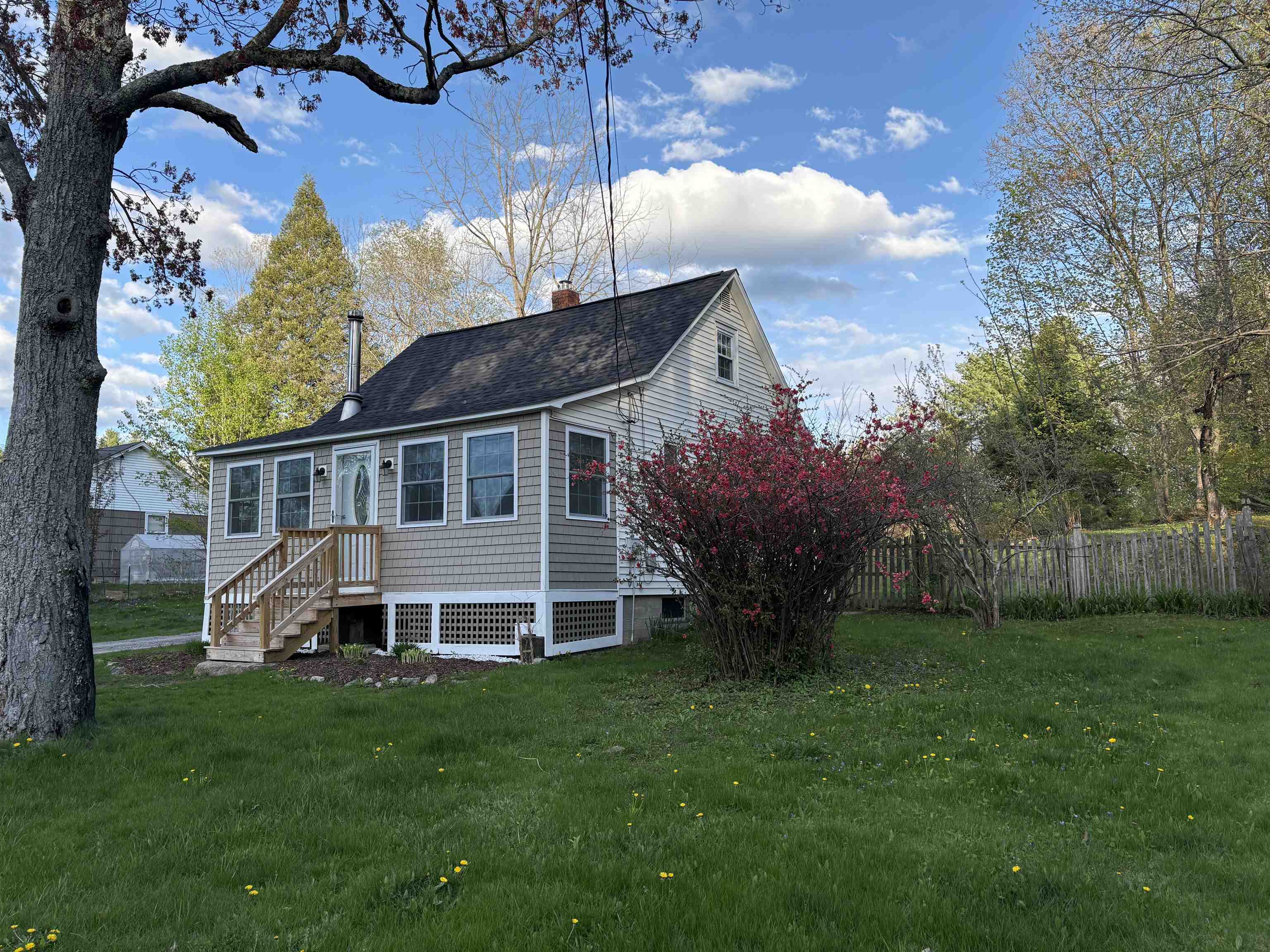 80 St Laurent Street Epping, NH 03042 - Photo 2 of 23