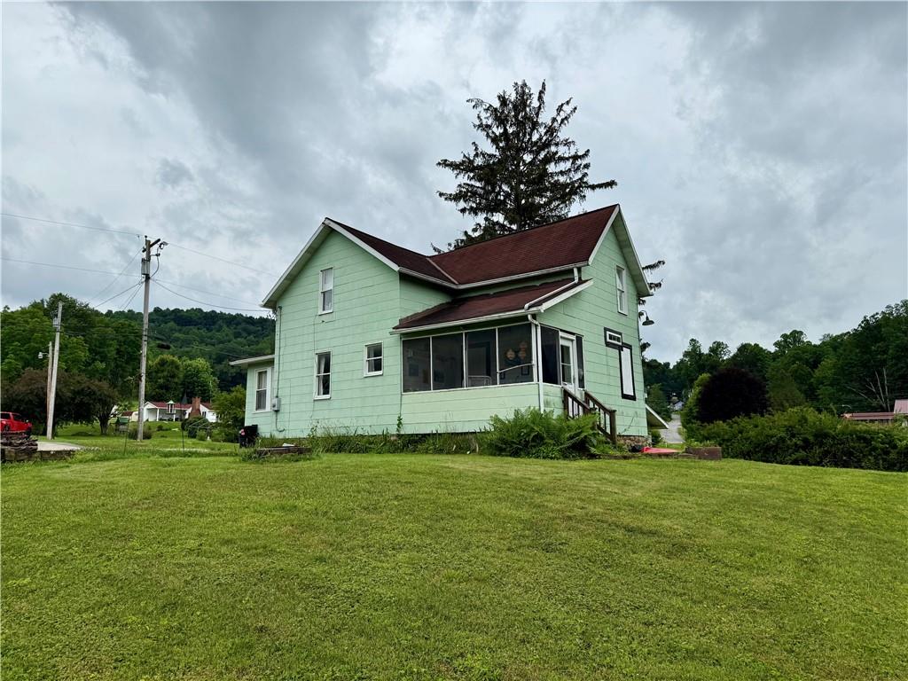 114 Stewarton Road Mill Run, PA 15464 - Photo 5 of 35