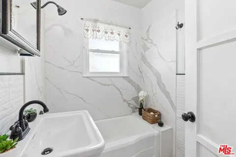 $2,185,000 | 3552 Schaefer Street, Culver City, CA 90232