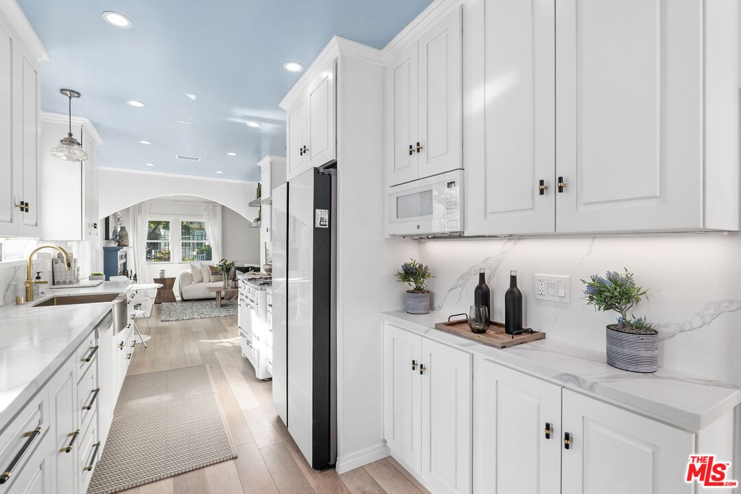 3552 Schaefer Street Culver City, CA 90232 - Photo 8 of 23