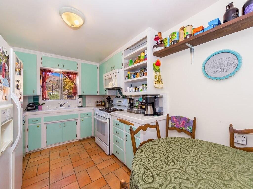 35269 Red Rover Mine Road Acton, CA 93510 - Photo 8 of 19 a very nice looking kitchen with a large window