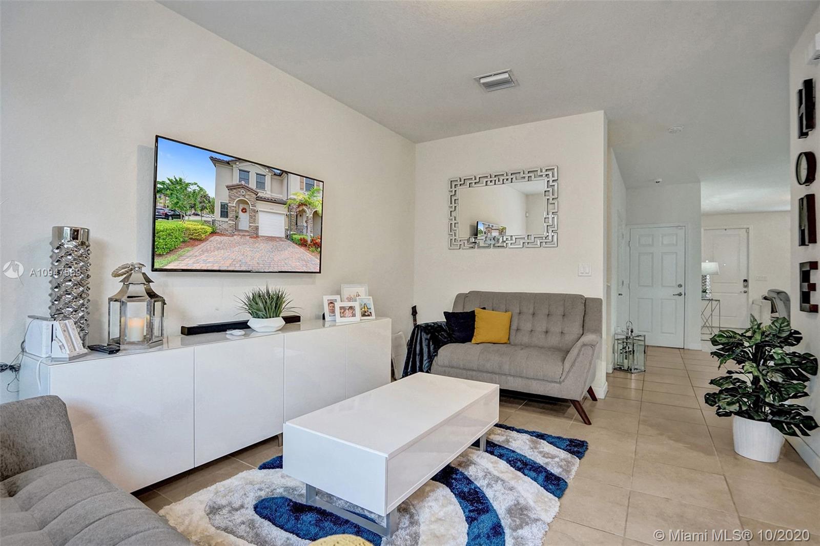 11477 Southwest 252nd Terrace Homestead, FL 33032 - Photo 11 of 31 Gallery Image 11