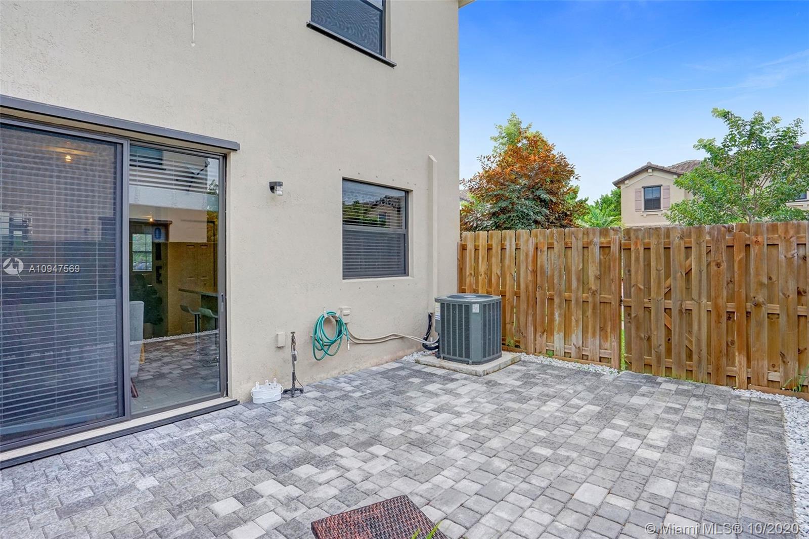 11477 Southwest 252nd Terrace Homestead, FL 33032 - Photo 17 of 31 Gallery Image 17
