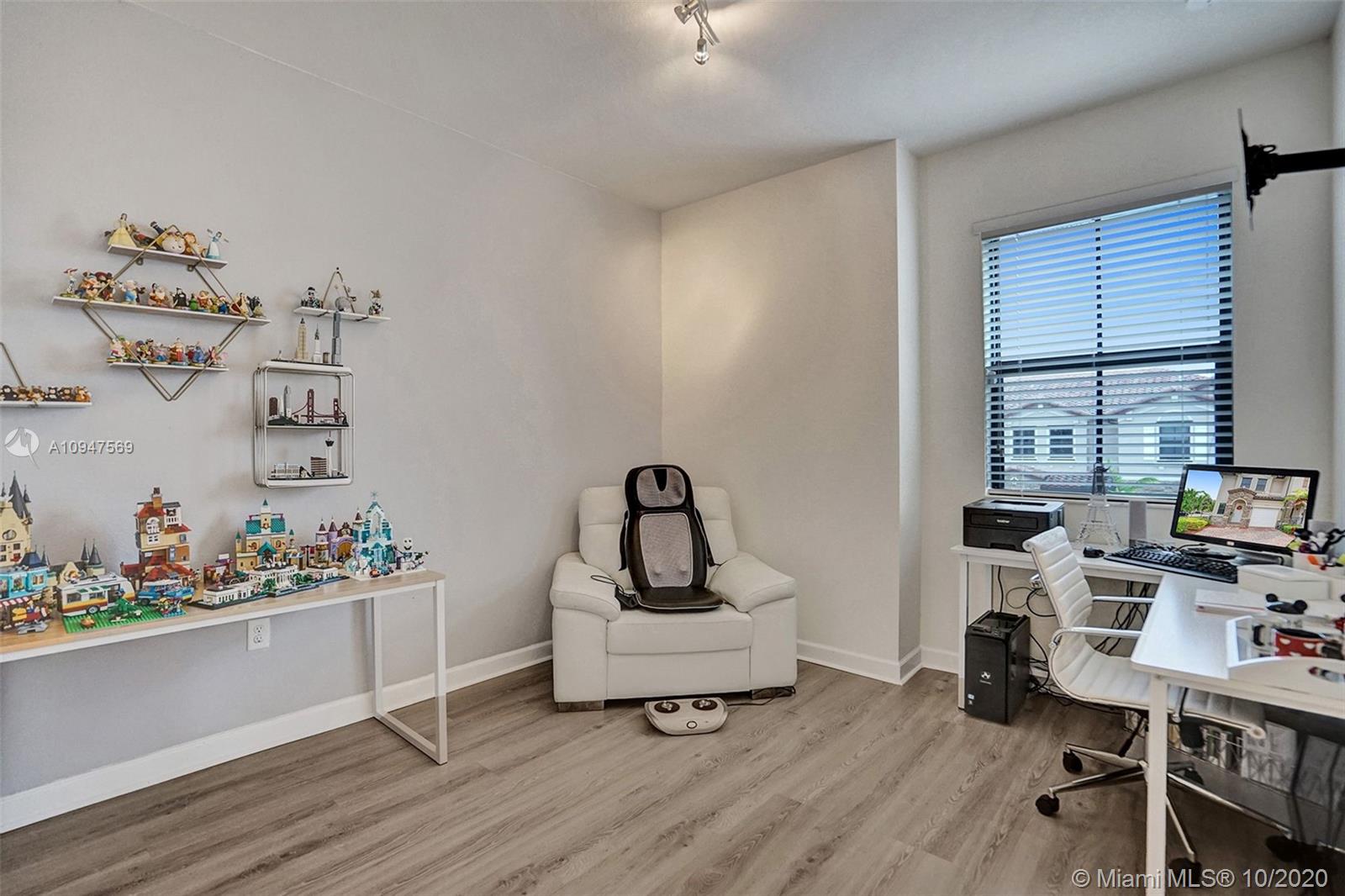 11477 Southwest 252nd Terrace Homestead, FL 33032 - Photo 21 of 31 Gallery Image 21
