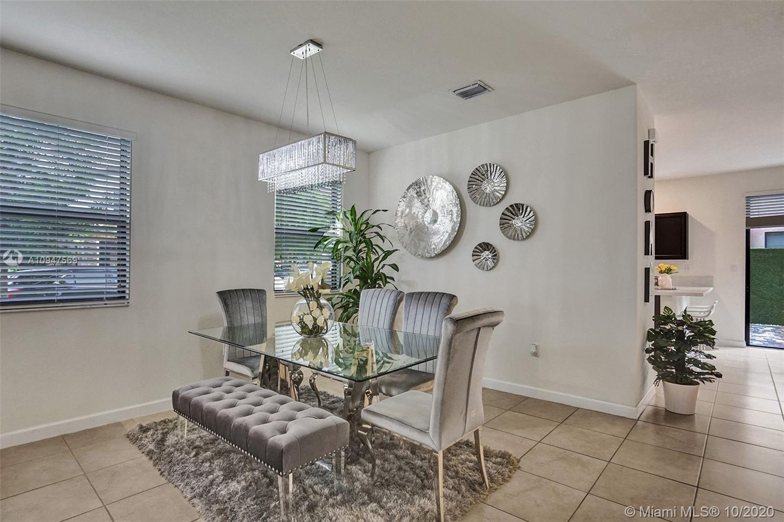 11477 Southwest 252nd Terrace Homestead, FL 33032 - Photo 6 of 31 Gallery Image 6