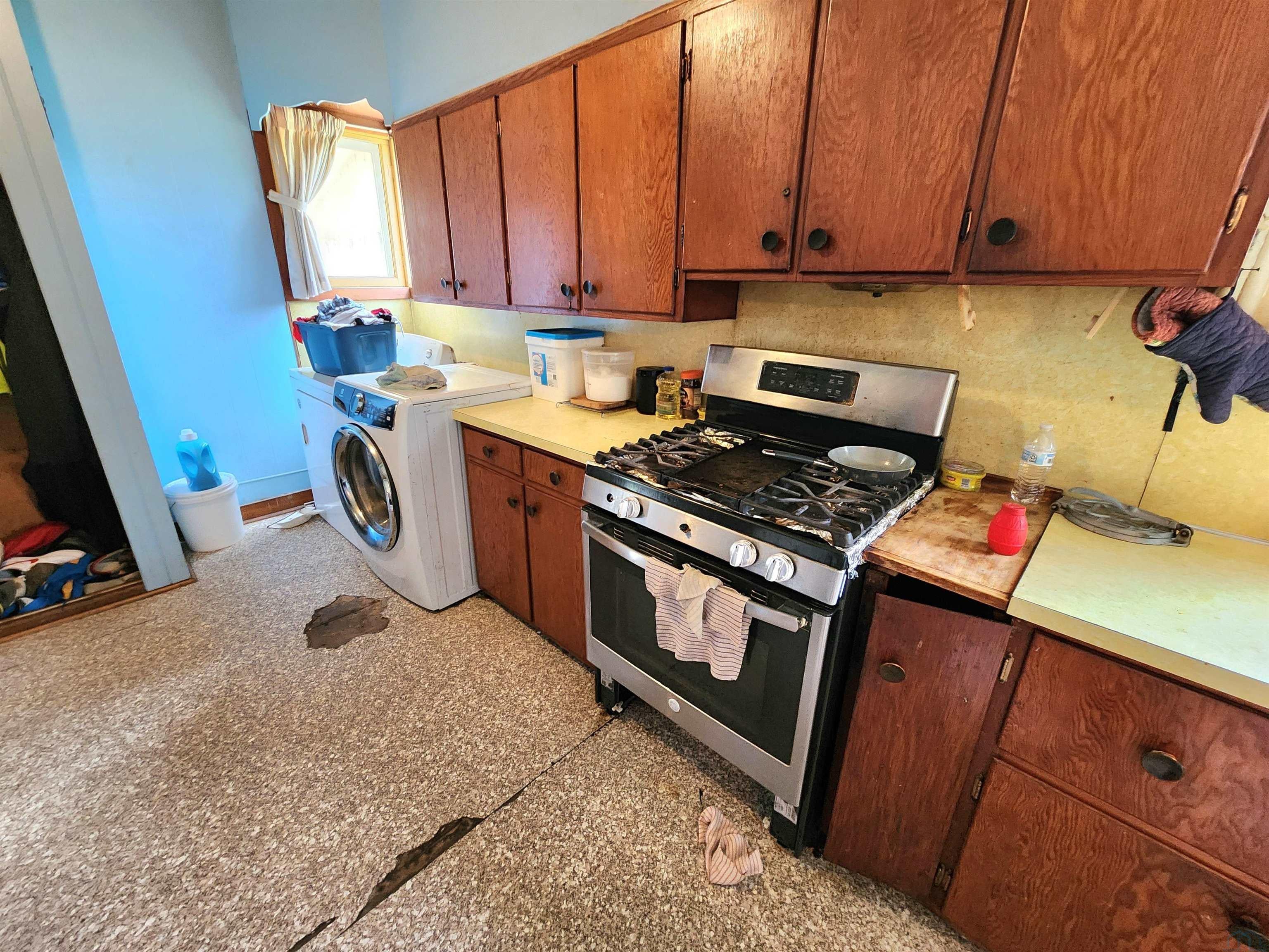 1304 3rd Street Hull, IA 51239 - Photo 11 of 44 Gallery Image 11
