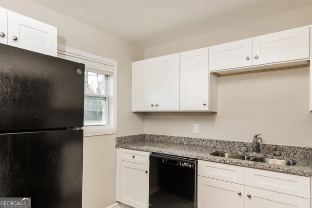 $1,470 | 833 Brian Lane, Forest Park, GA 30297